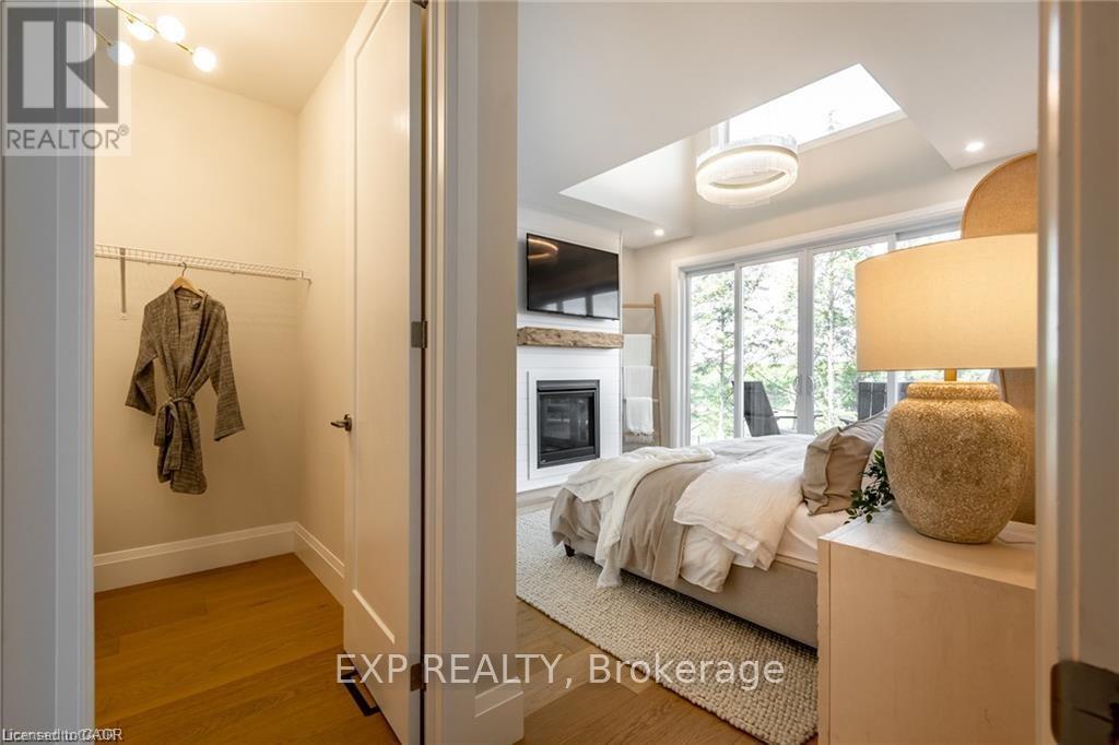 1052 Walton Avenue Property Photo 18