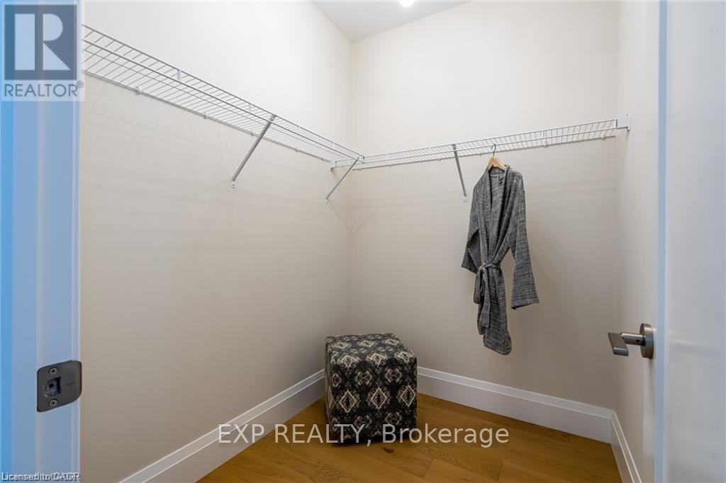1052 Walton Avenue Property Photo 19
