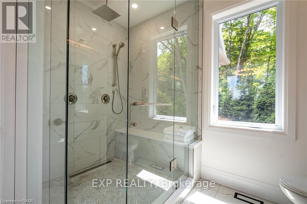 1052 Walton Avenue Property Photo 24