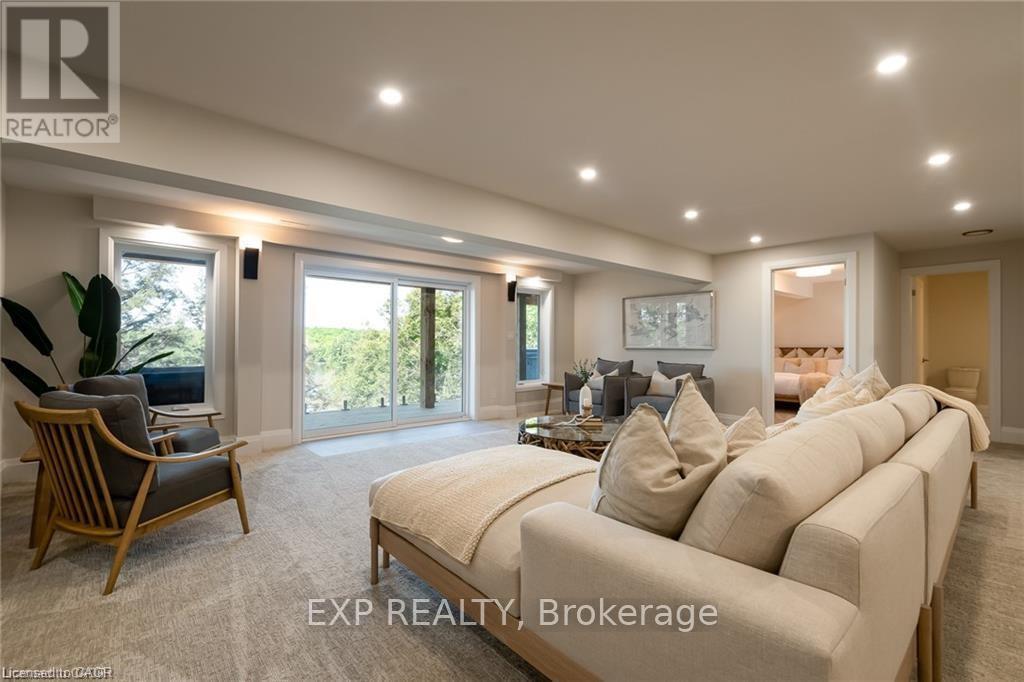 1052 Walton Avenue Property Photo 30