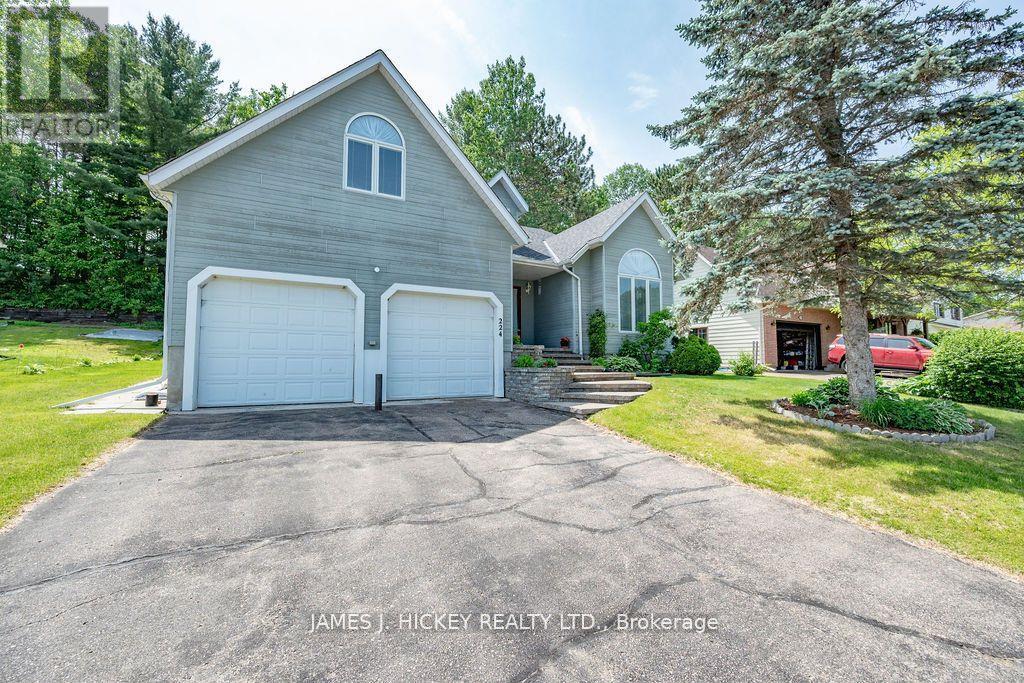 224 Thomas Street Property Photo 1