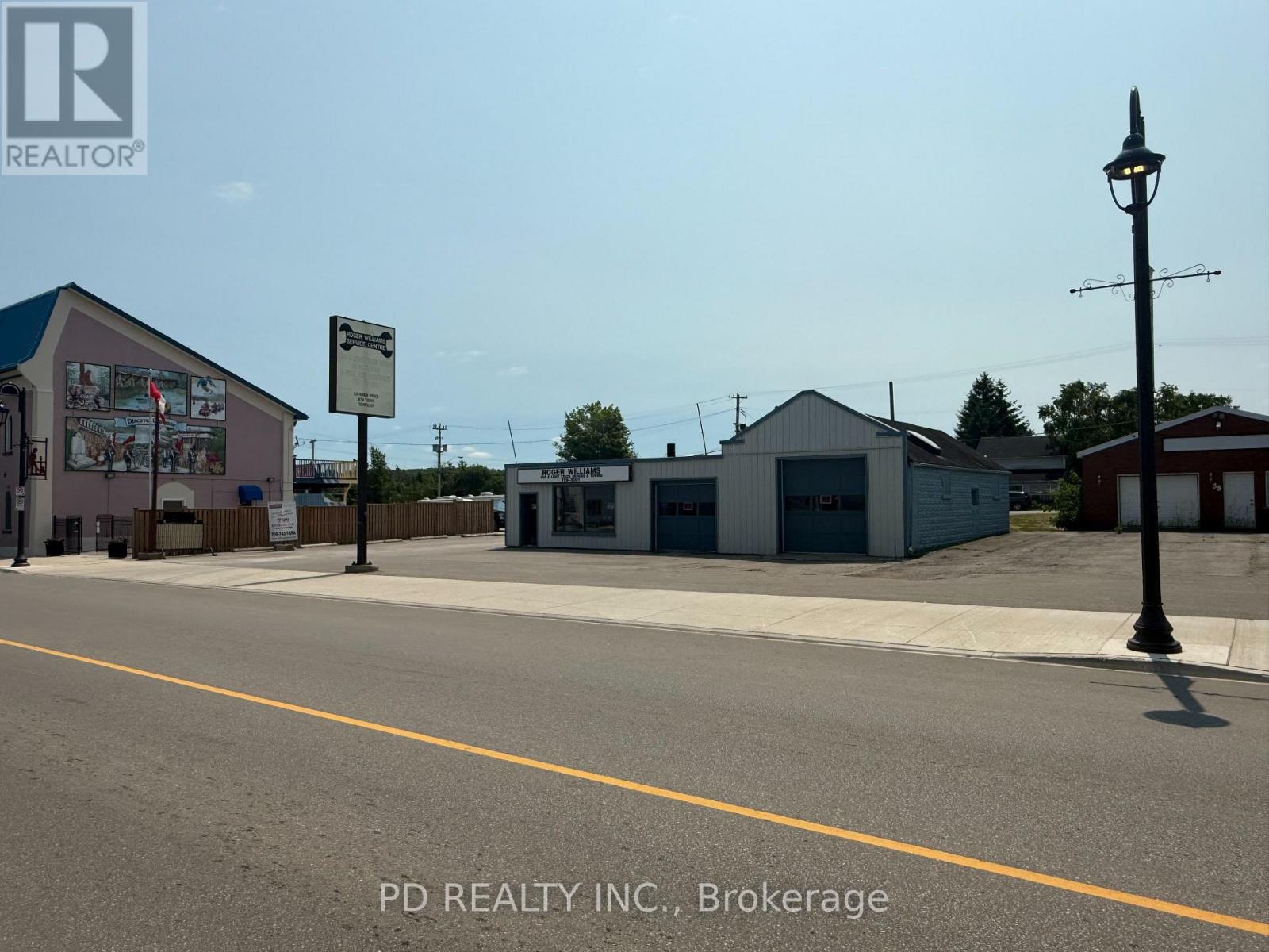 40 King Street E Property Photo 1
