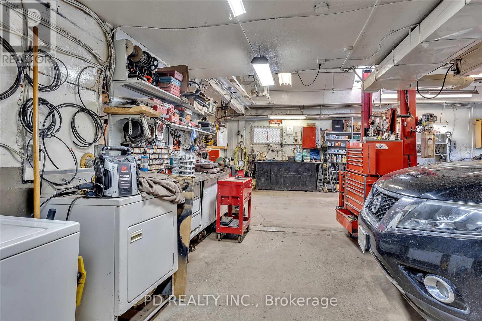 40 King Street E Property Photo 17