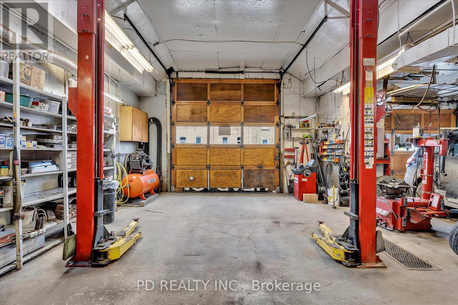 40 King Street E Property Photo 19