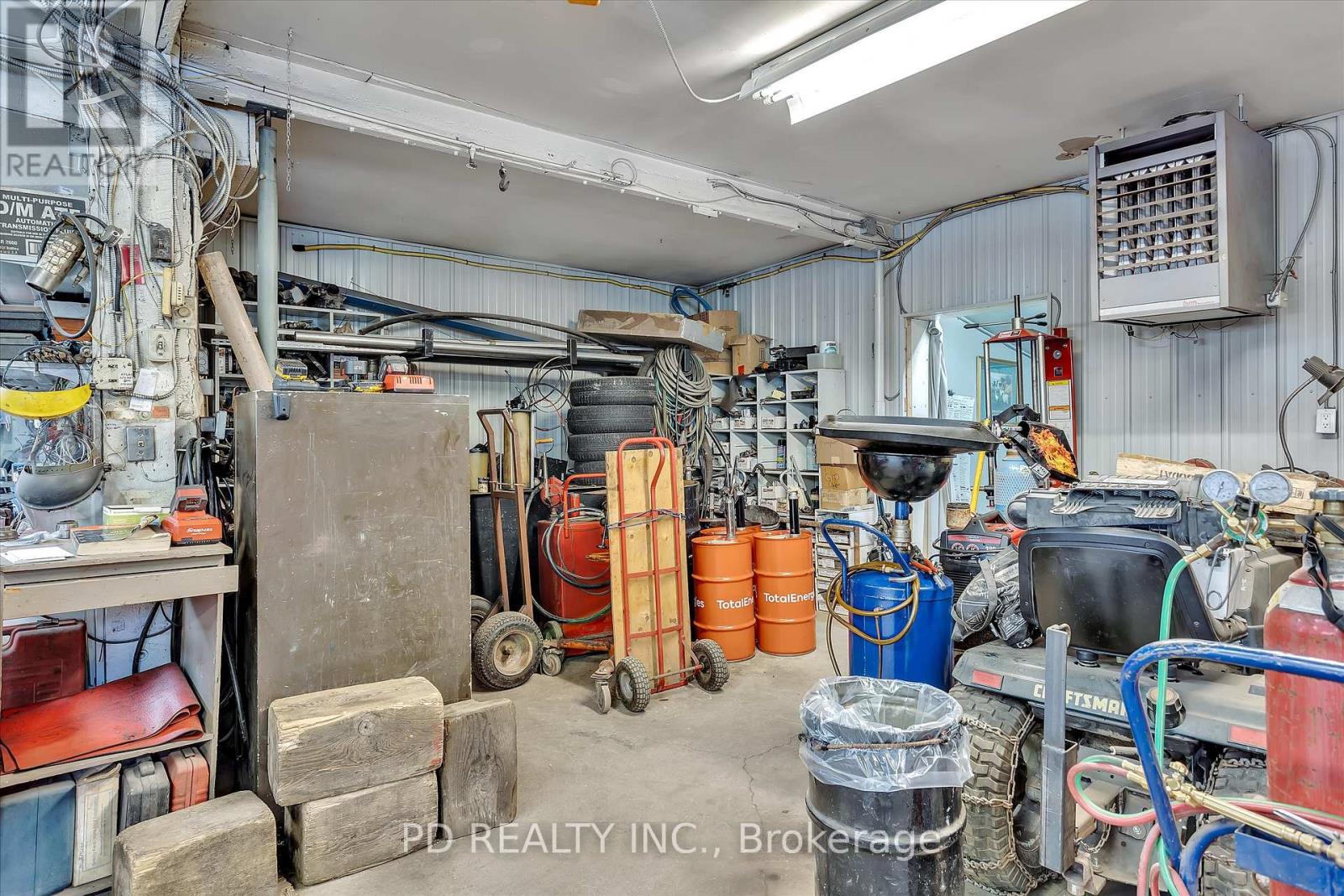 40 King Street E Property Photo 23