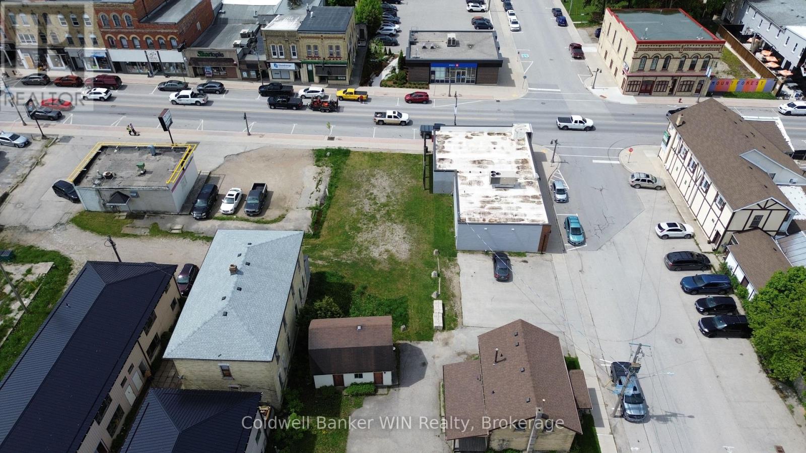 120 King Street E Property Photo 9