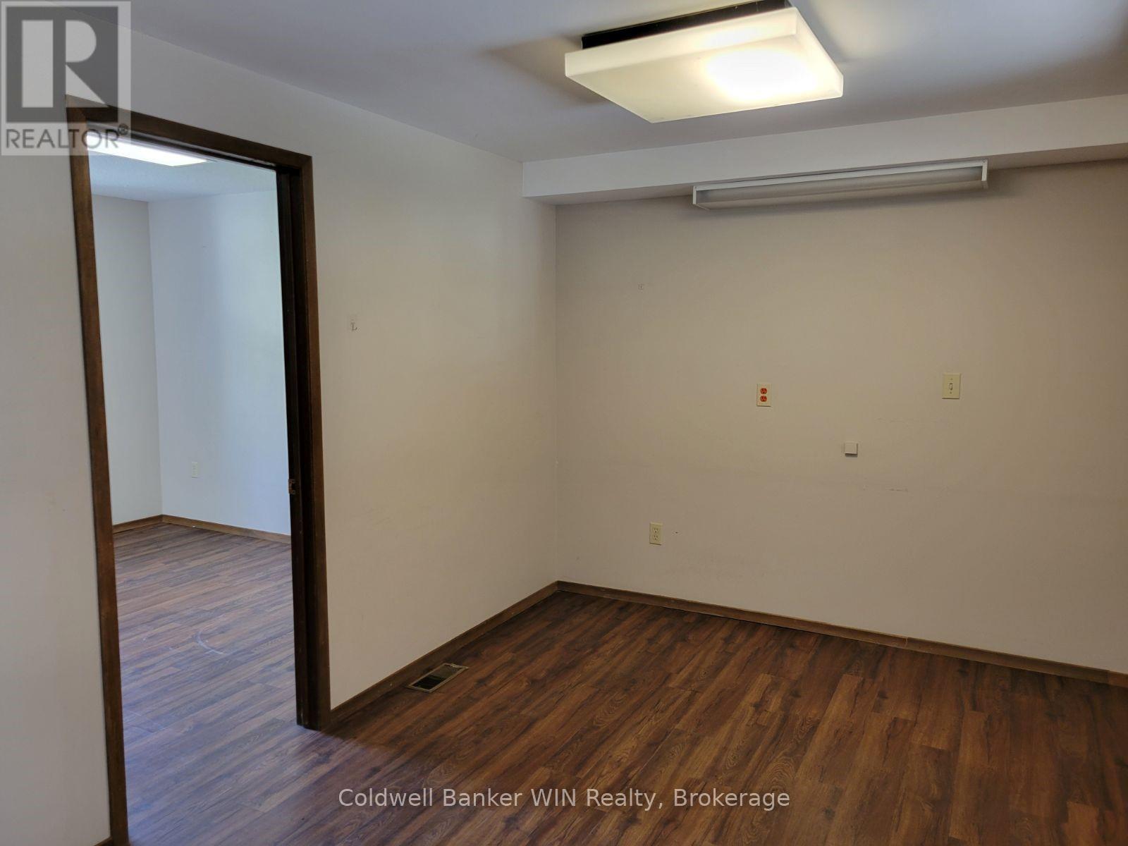 120 King Street E Property Photo 20
