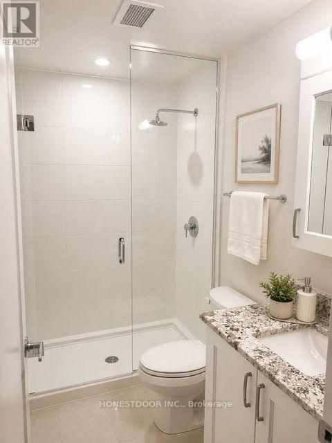 1704 - 805 Carling Avenue Property Photo 11