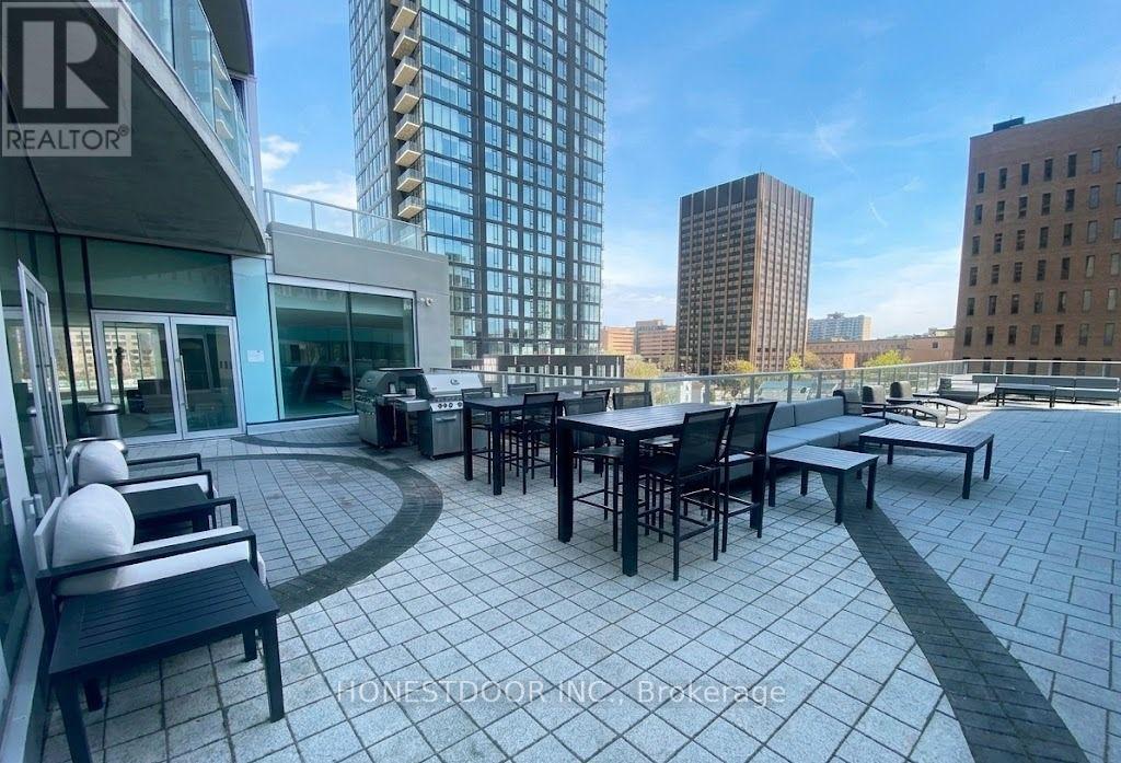 1704 - 805 Carling Avenue Property Photo 16