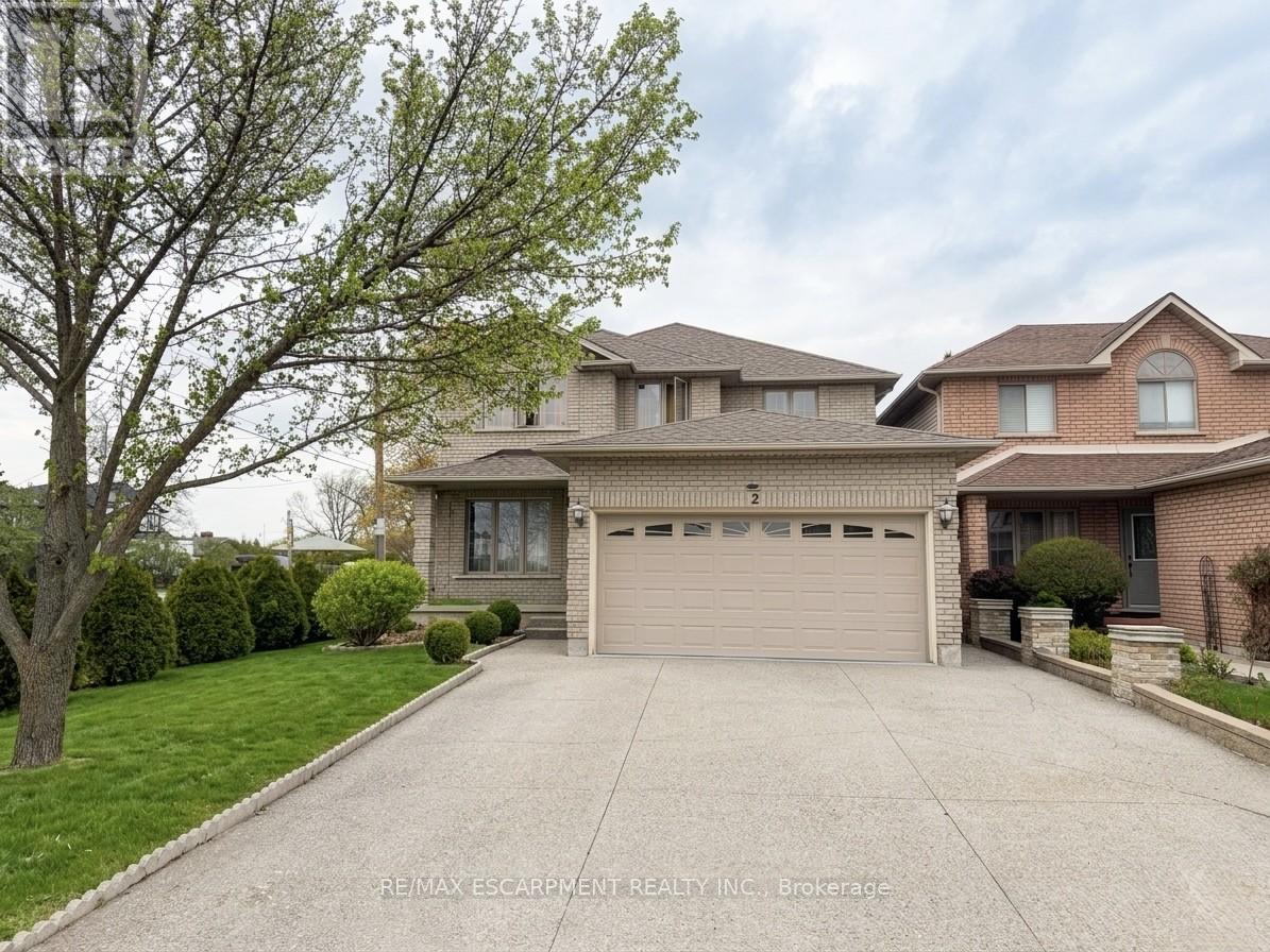 2 PINERIDGE DRIVE