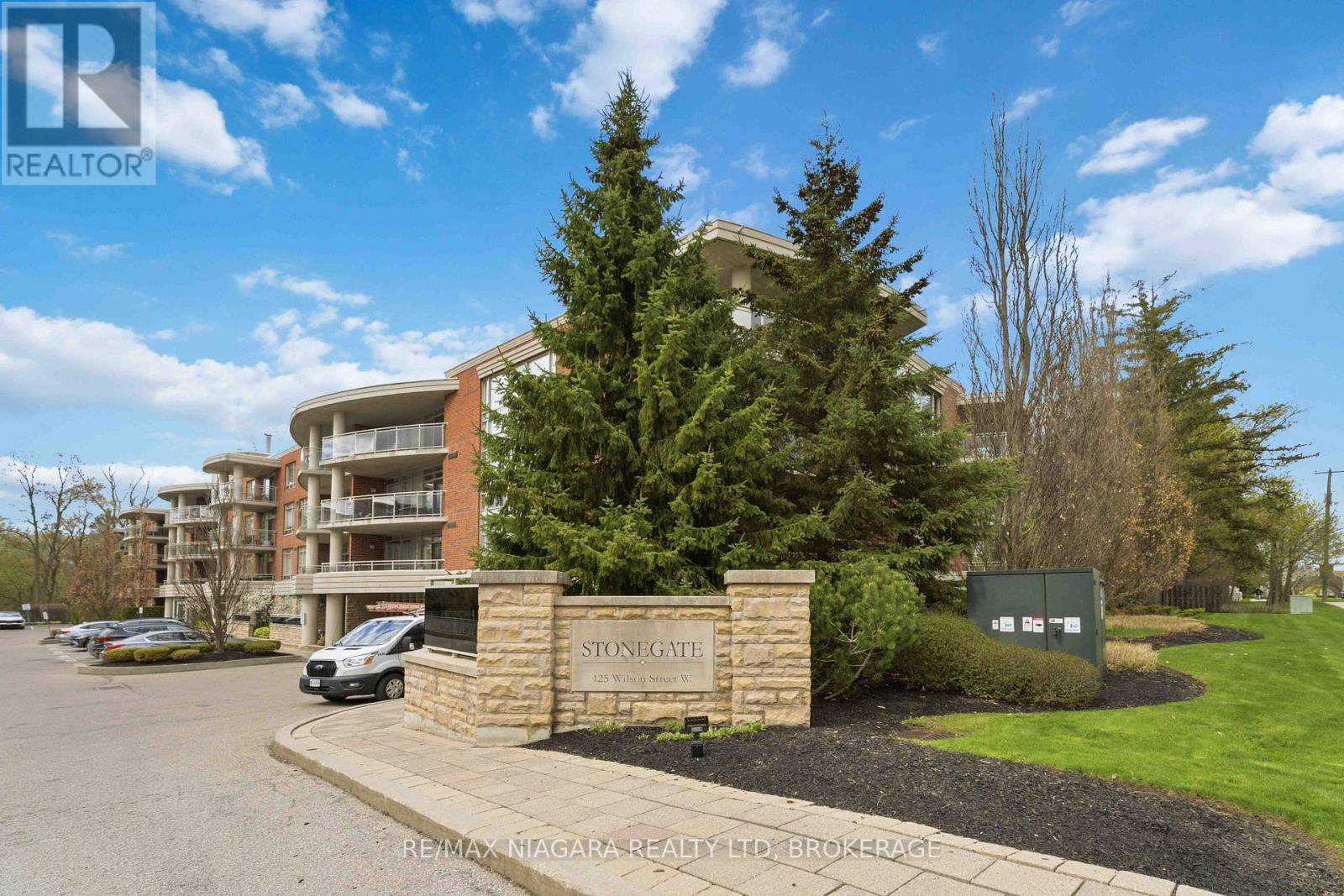 107 - 125 WILSON STREET W Property Photo 1