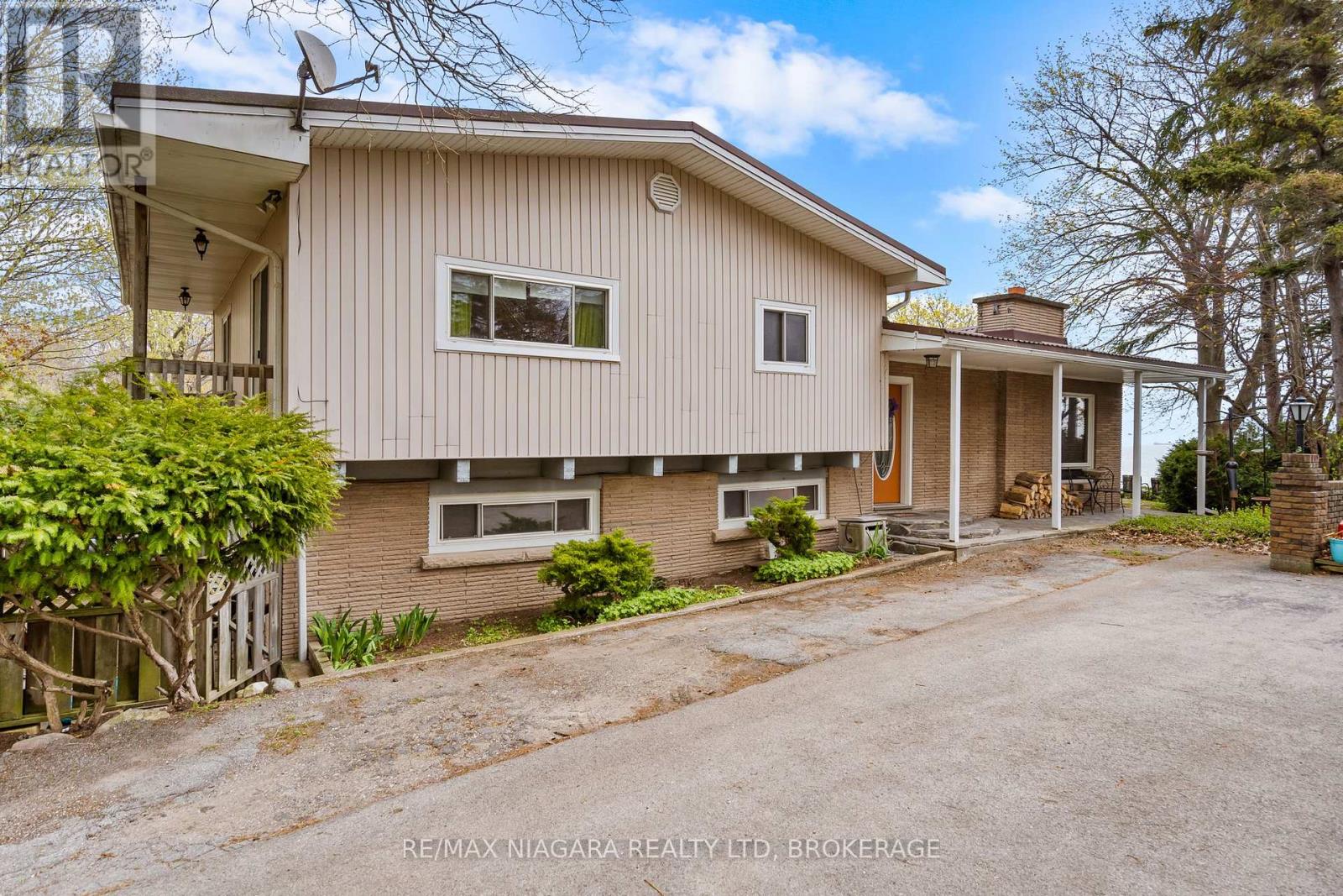 10419 Lakeshore Road Property Photo 2