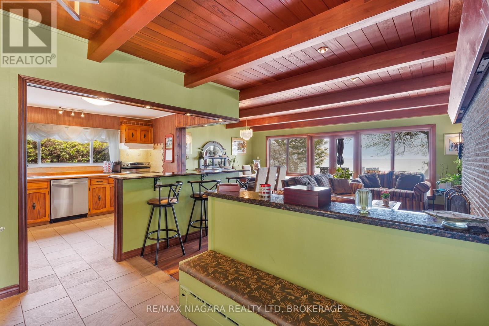 10419 Lakeshore Road Property Photo 5