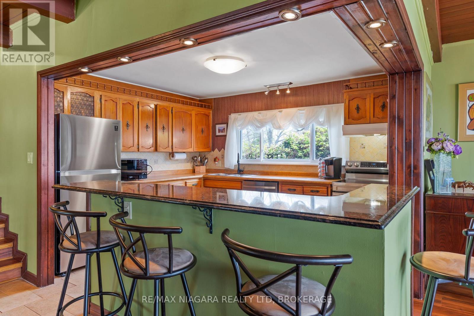 10419 Lakeshore Road Property Photo 8