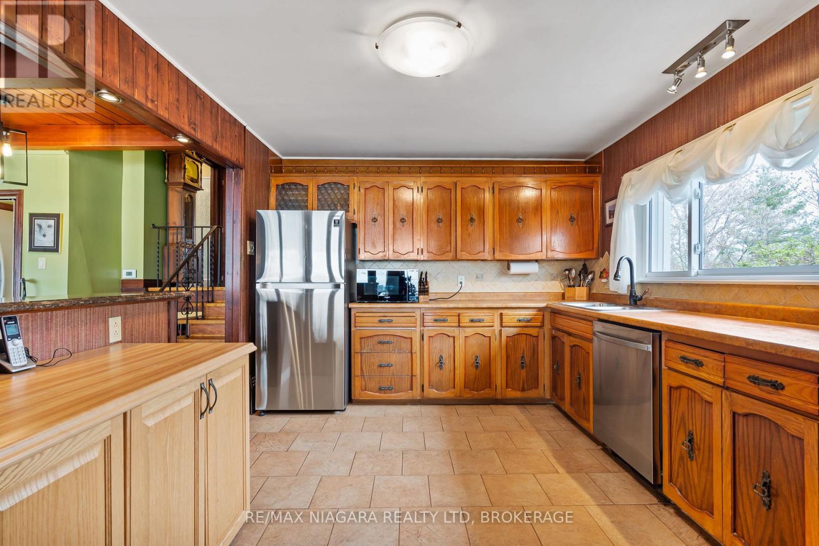 10419 Lakeshore Road Property Photo 9