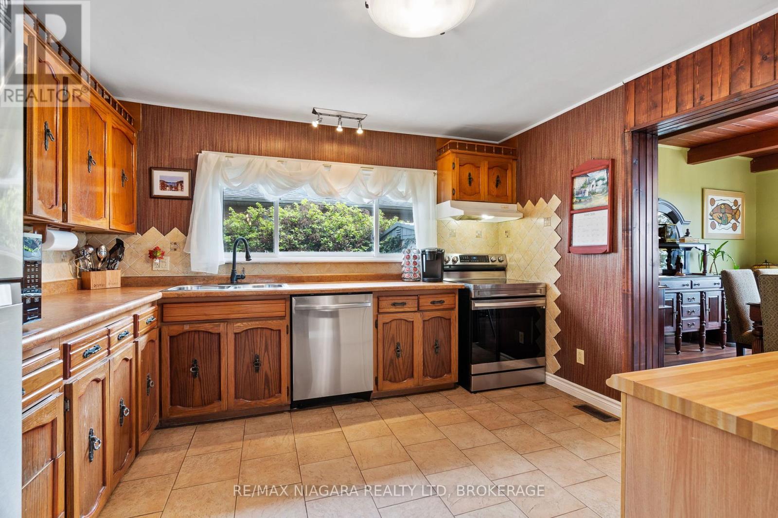 10419 Lakeshore Road Property Photo 10
