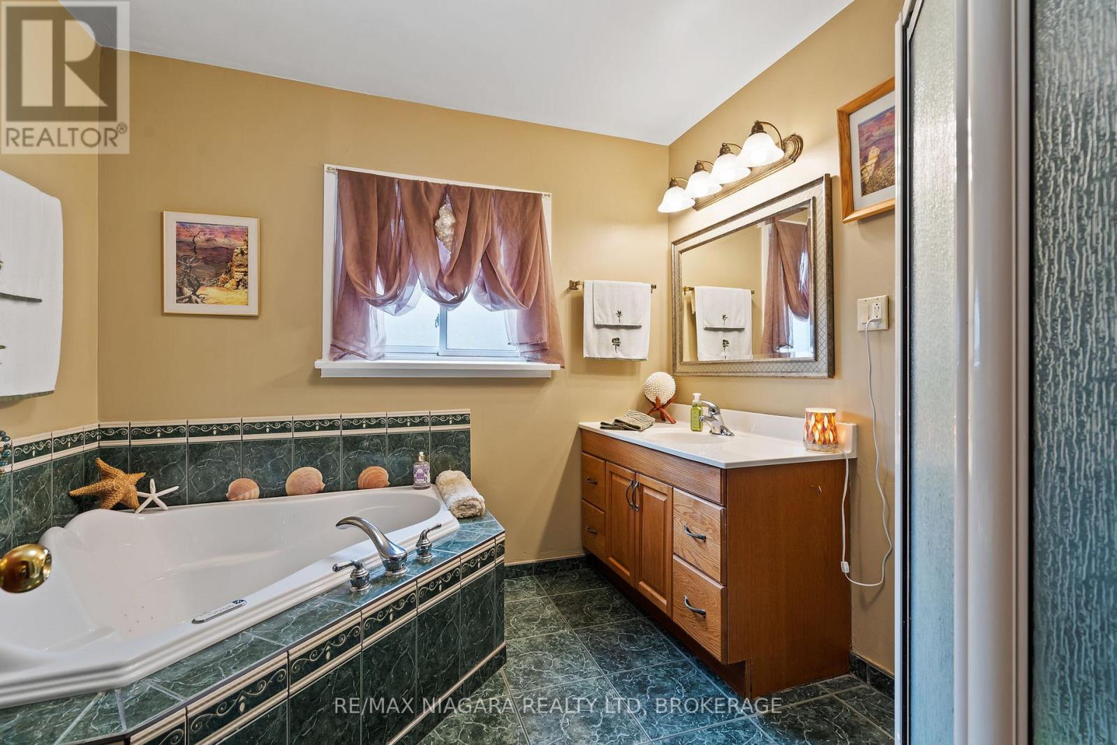 10419 Lakeshore Road Property Photo 19