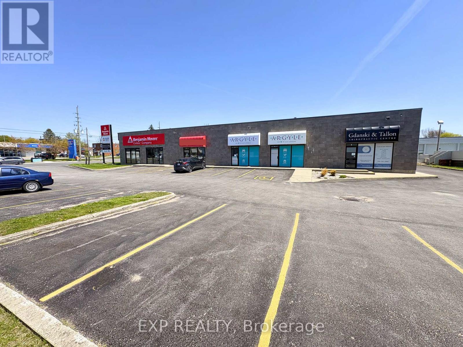 2 - 1815 Dundas Street Property Photo 4