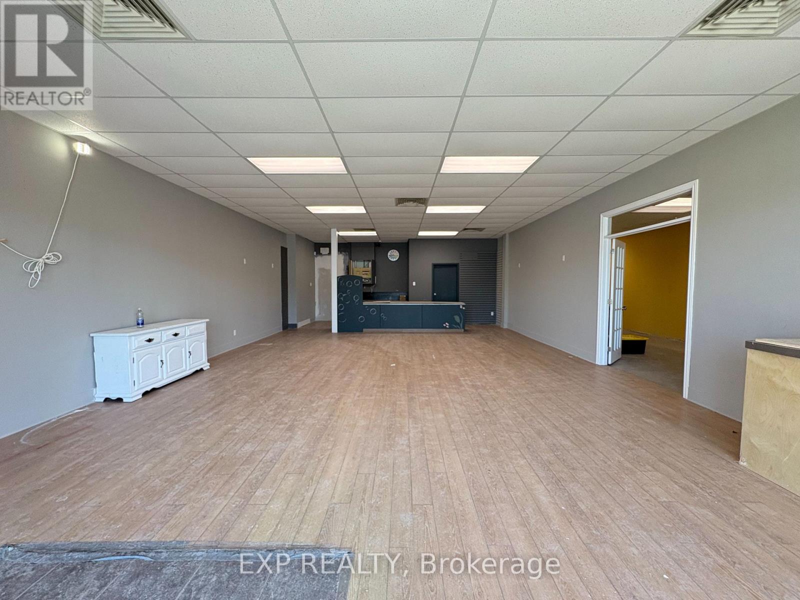 2 - 1815 Dundas Street Property Photo 6