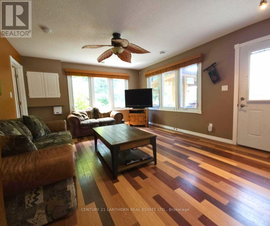 133 Carleton Cove Property Photo 8