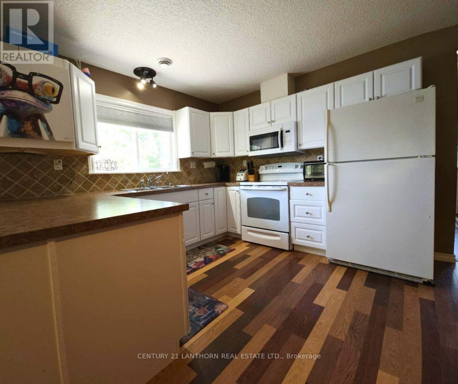 133 Carleton Cove Property Photo 10