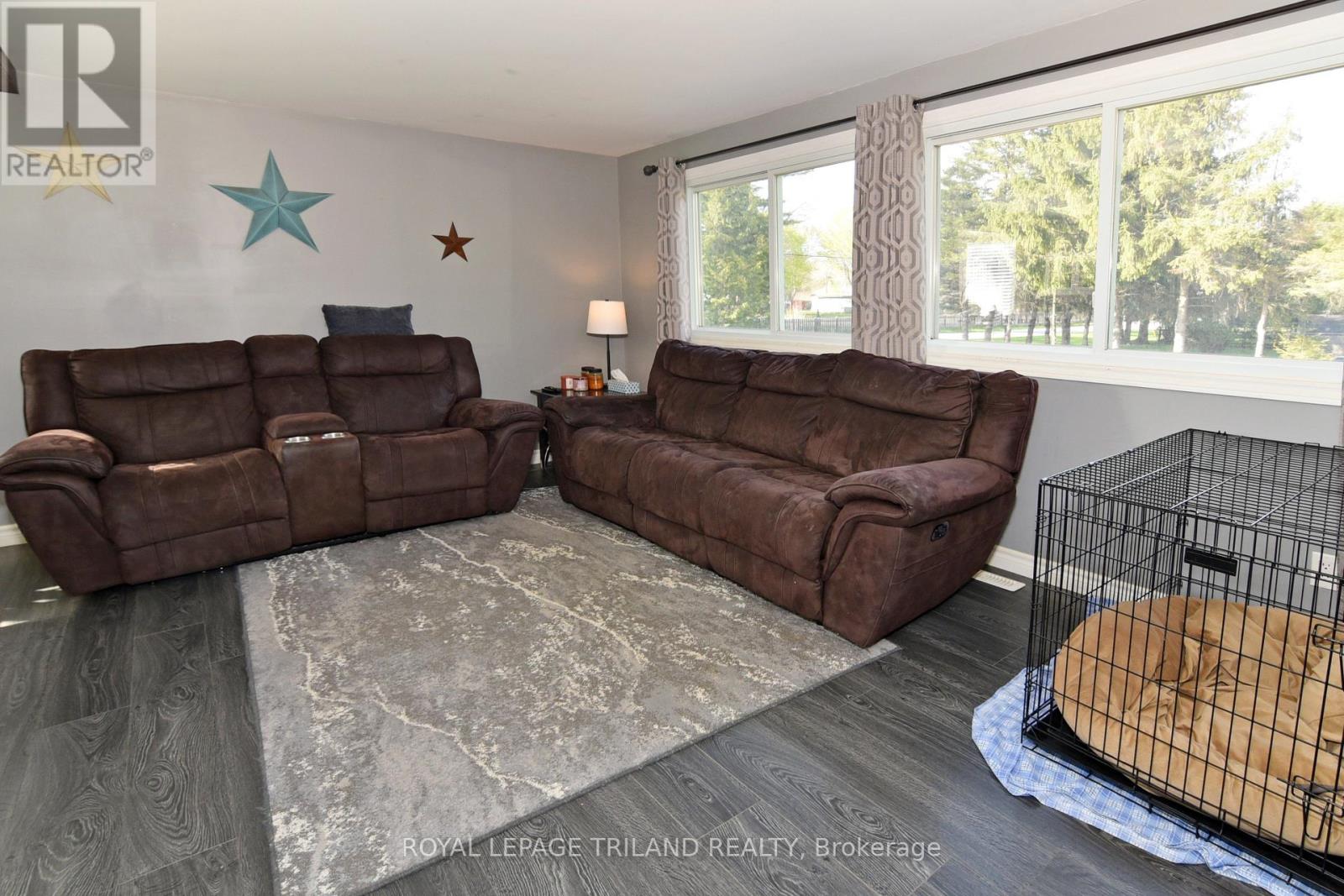 9967 Eric Street Property Photo 5