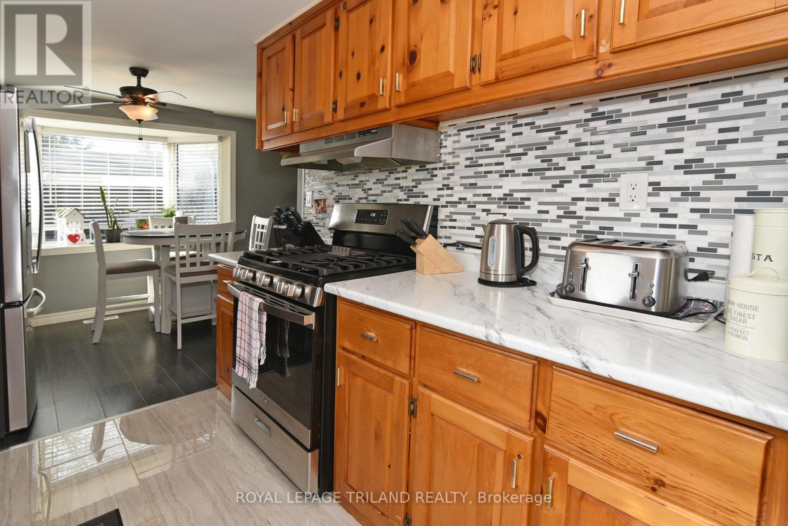 9967 Eric Street Property Photo 9
