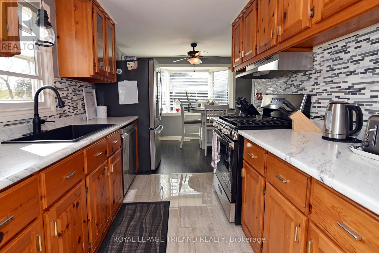 9967 Eric Street Property Photo 10