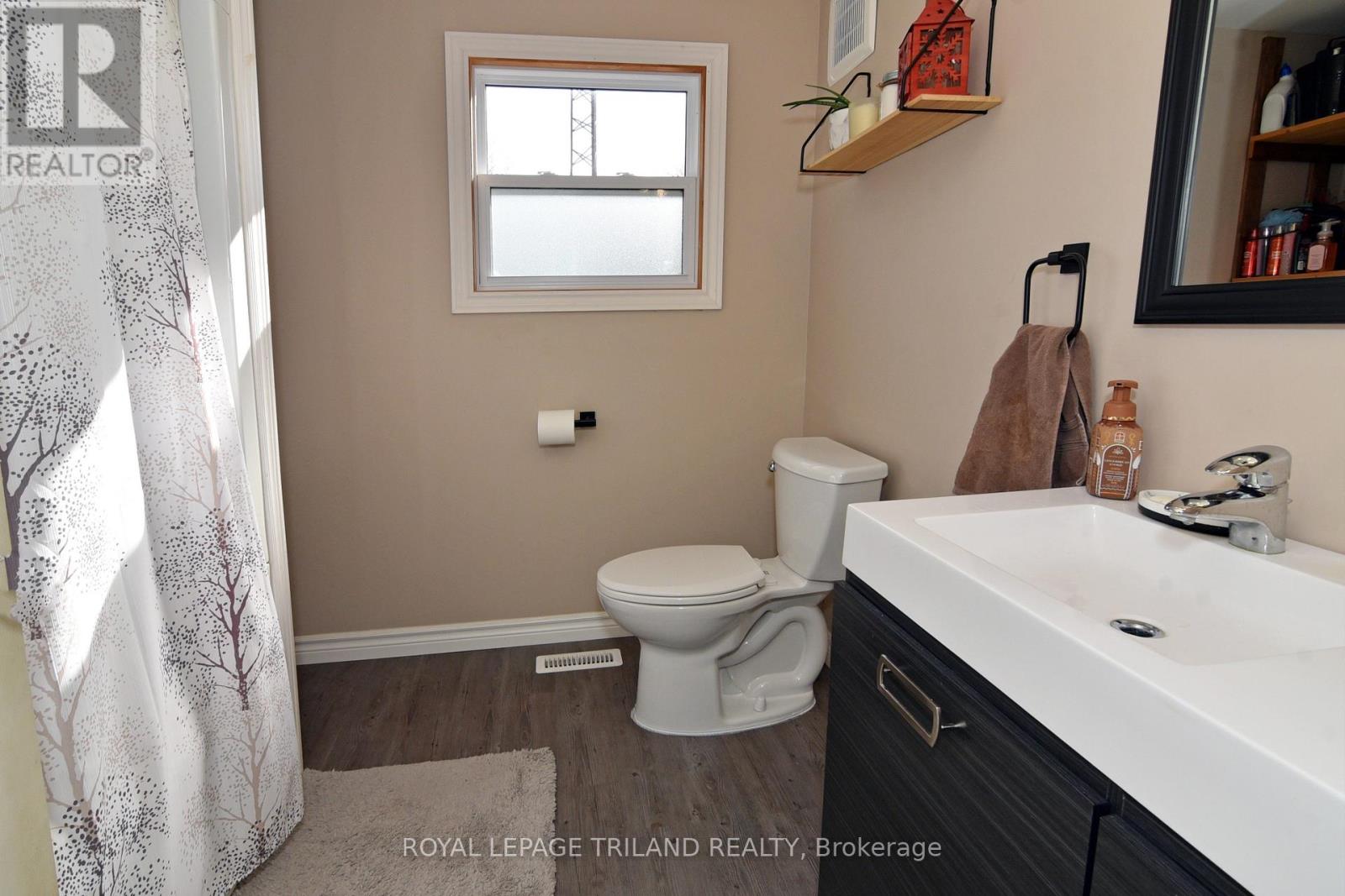 9967 Eric Street Property Photo 16