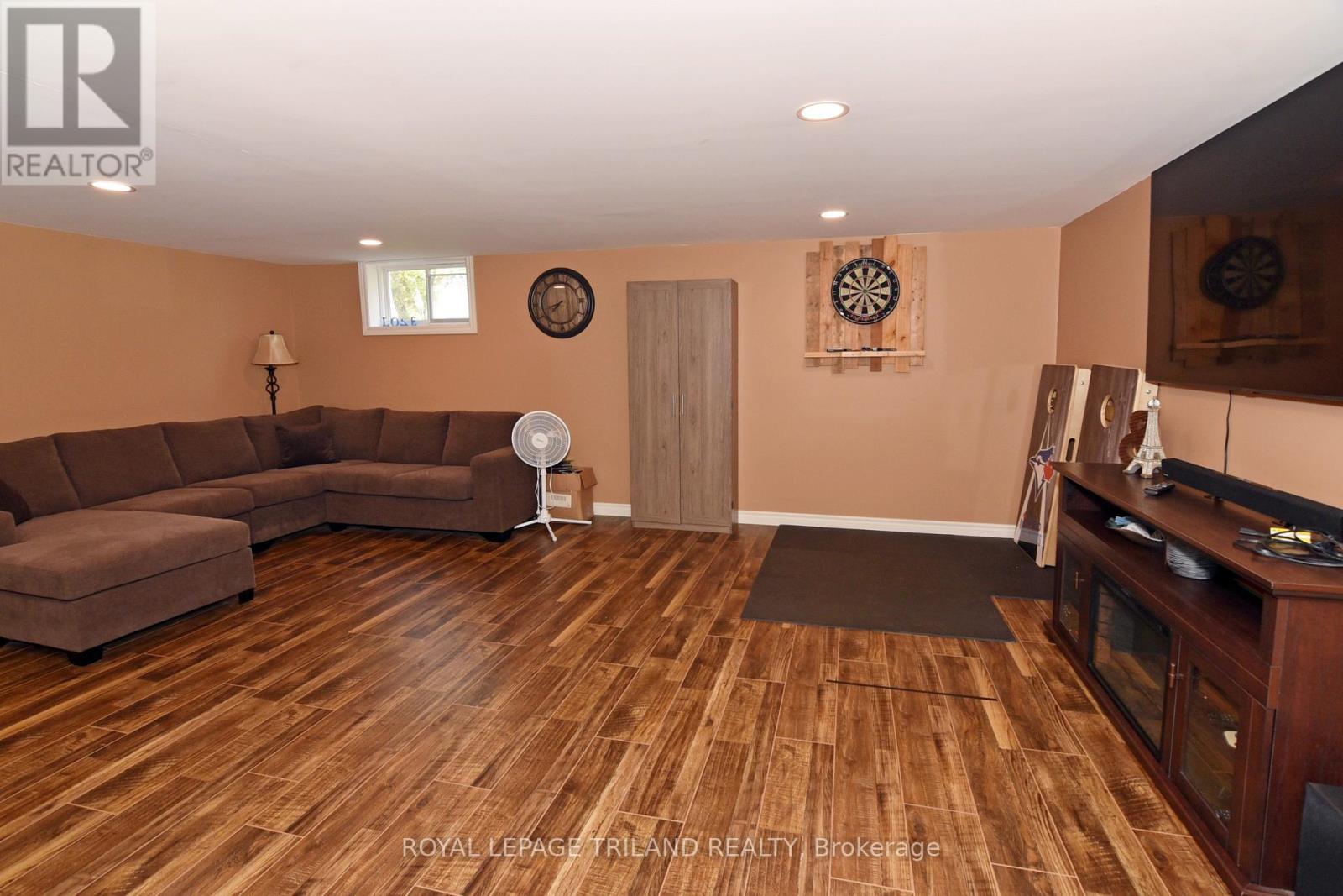 9967 Eric Street Property Photo 22