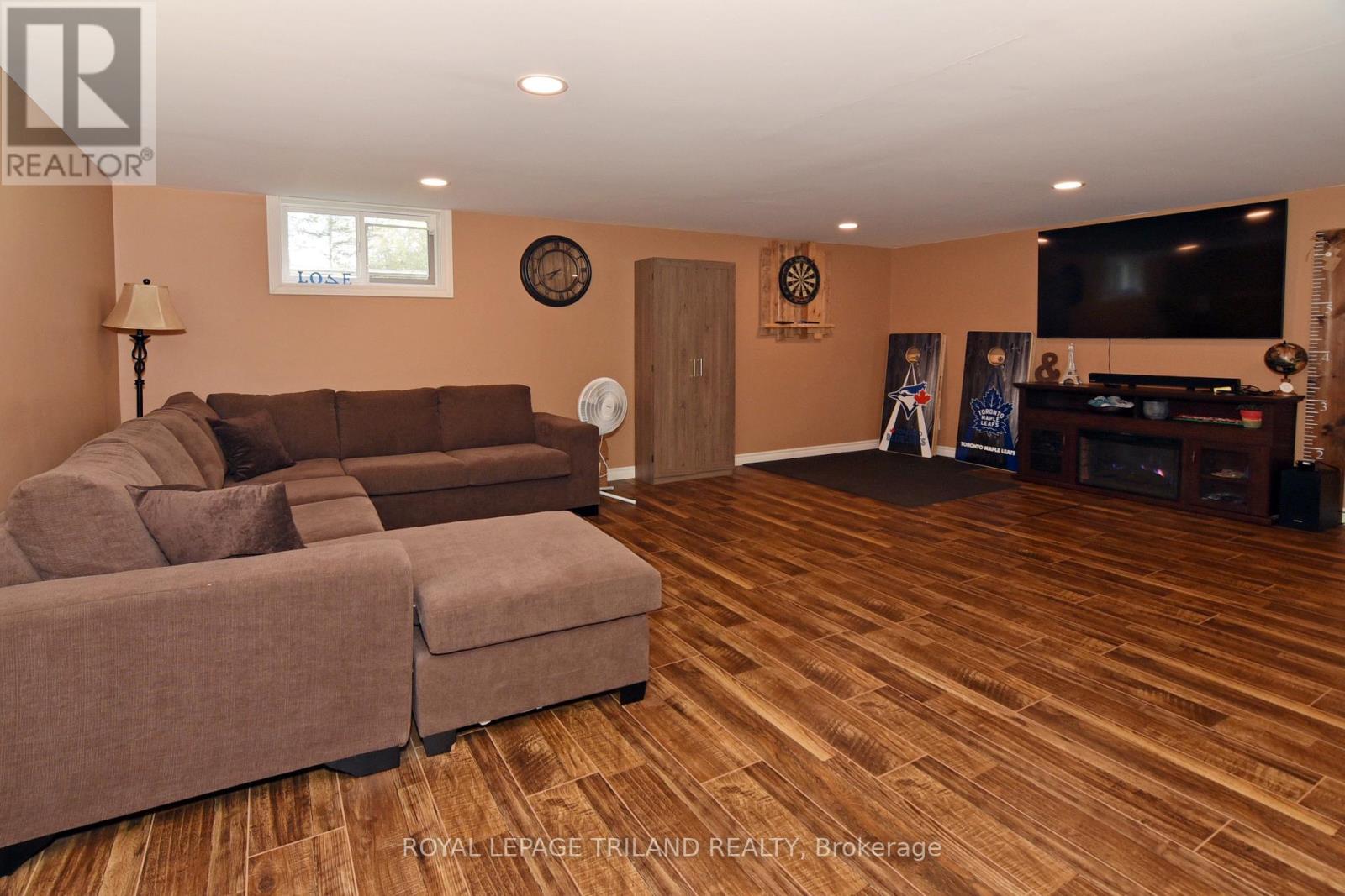 9967 Eric Street Property Photo 23