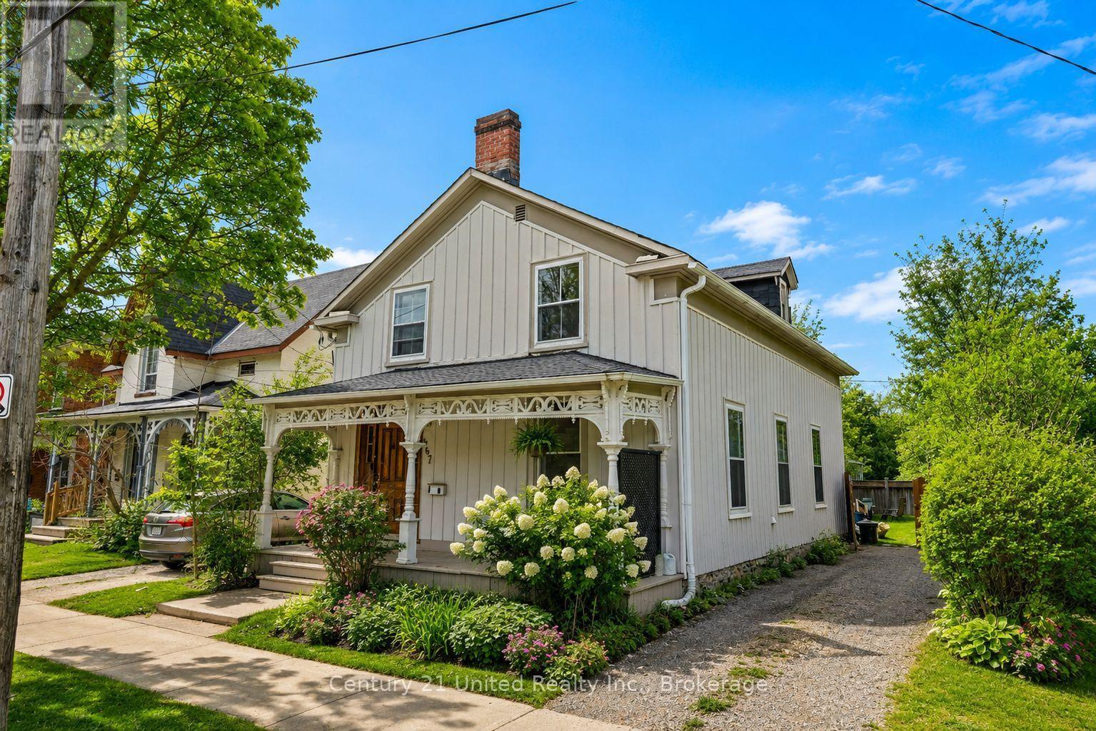 667 George Street N Property Photo 1