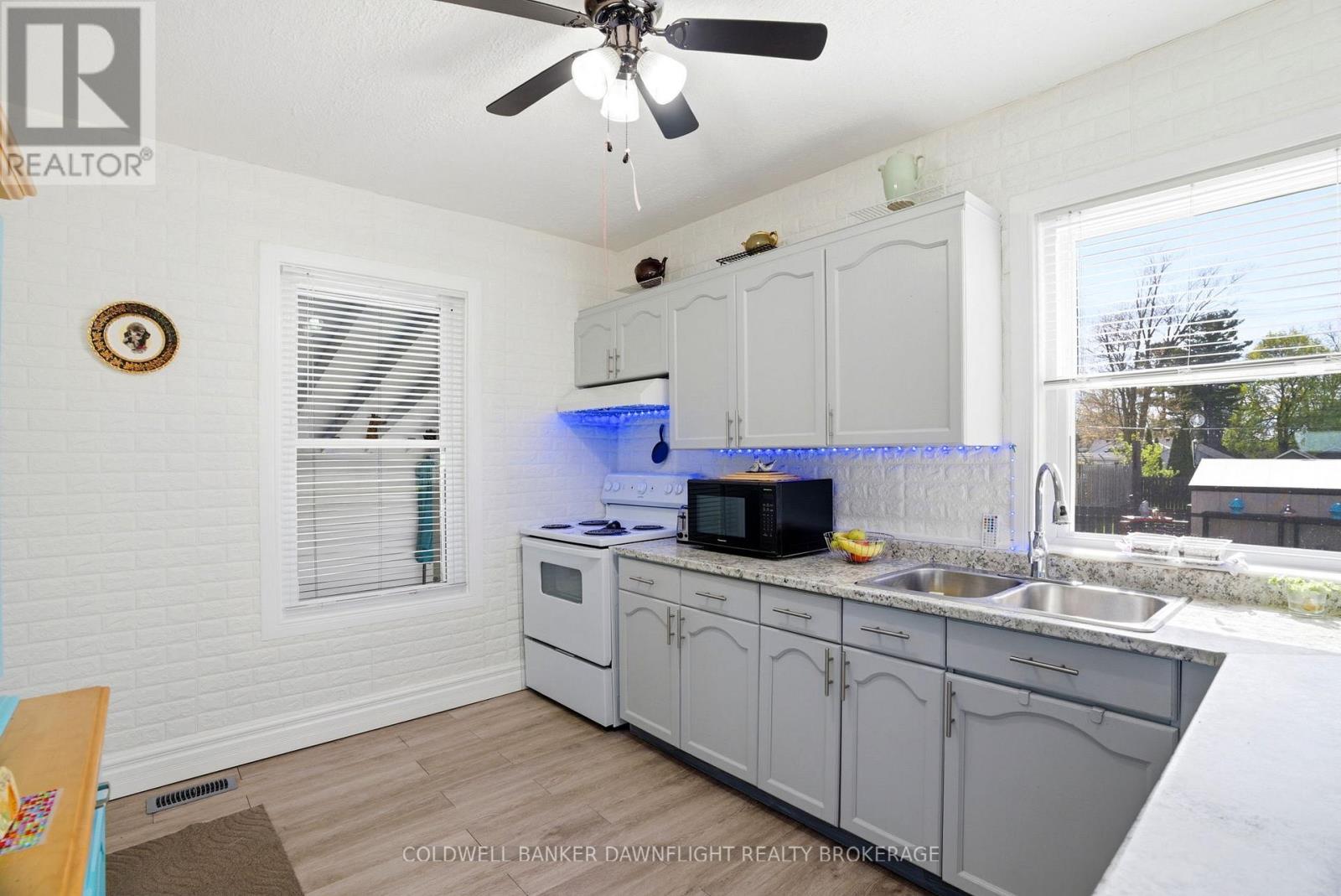 221 Main Street S Property Photo 16
