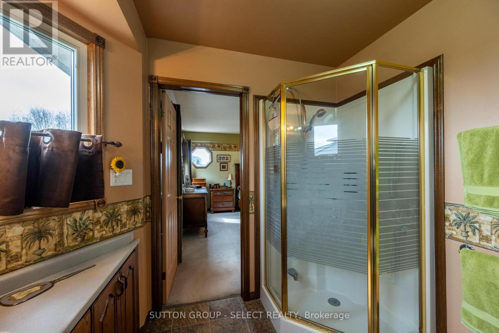 77242 London Road Property Photo 15