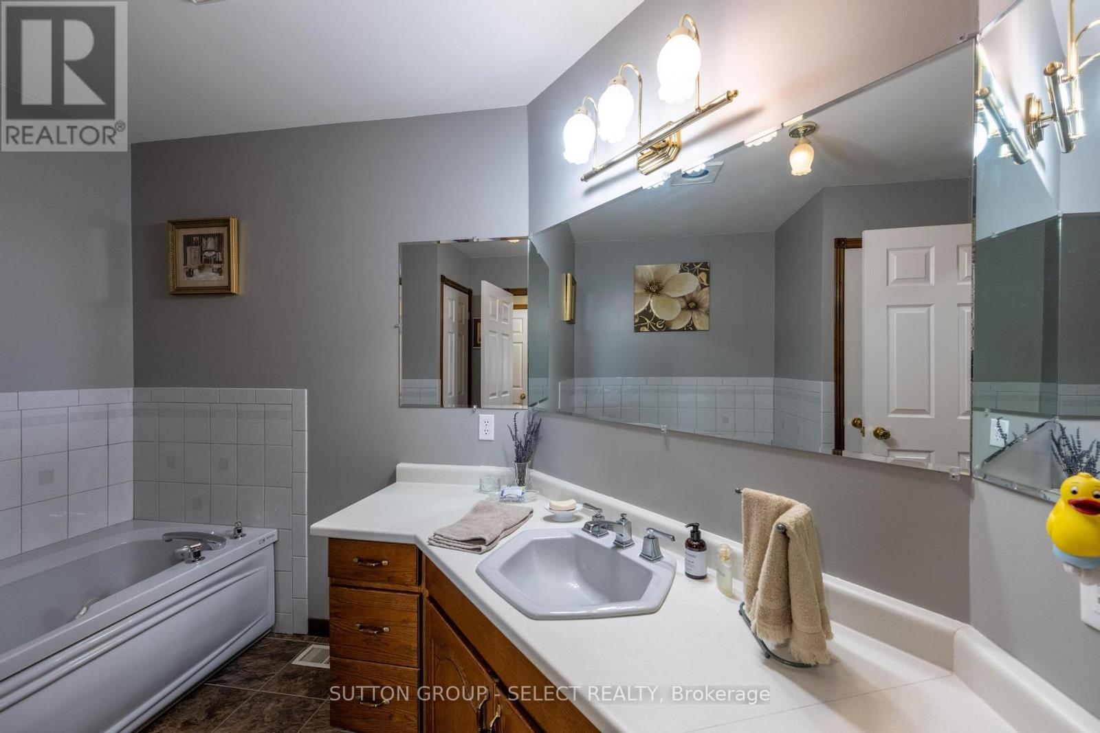 77242 London Road Property Photo 18