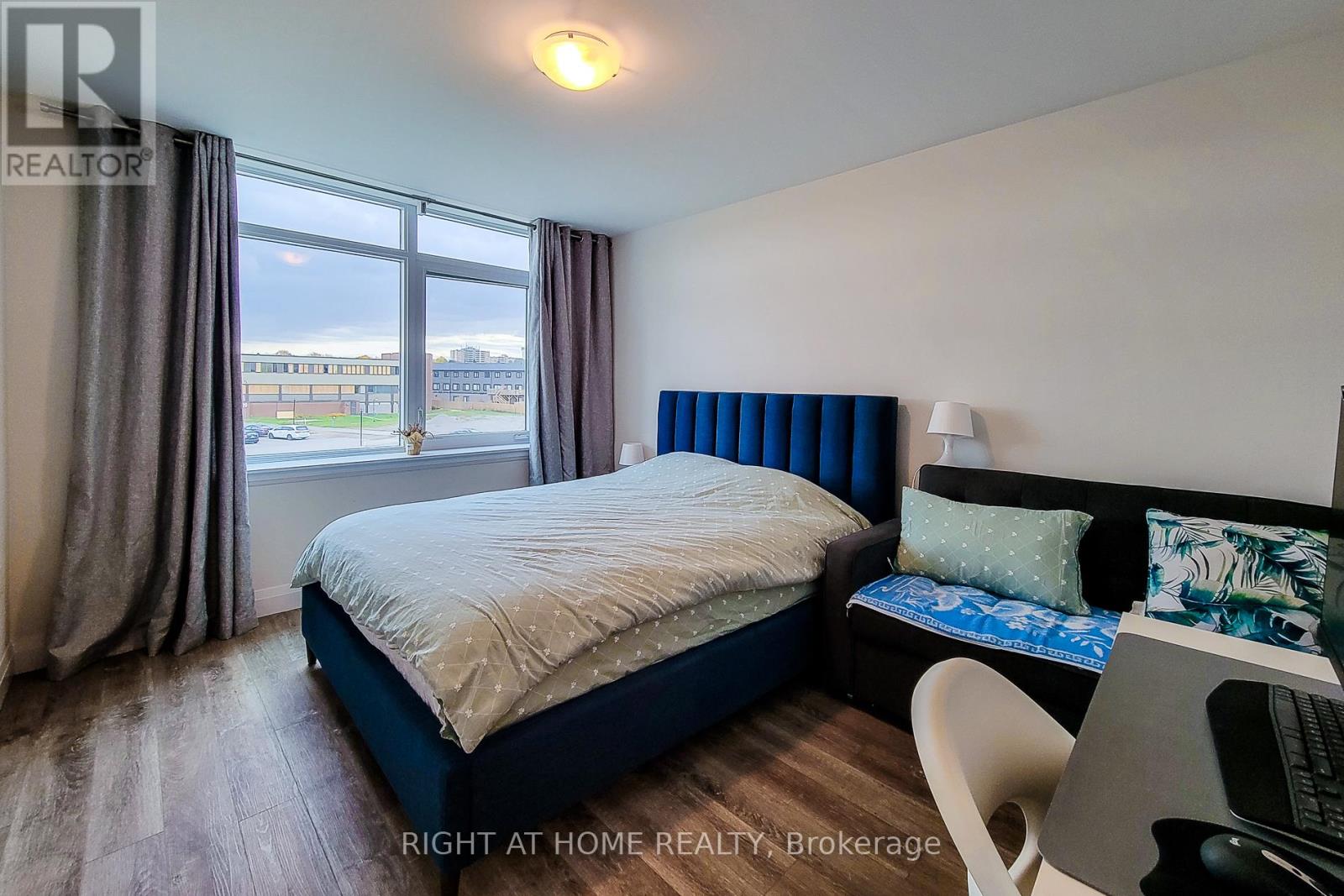 217 - 1 Redfern Avenue Property Photo 19