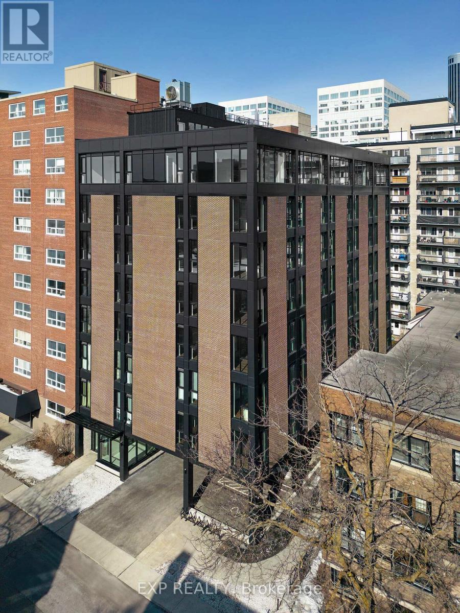 604 - 331 COOPER STREET