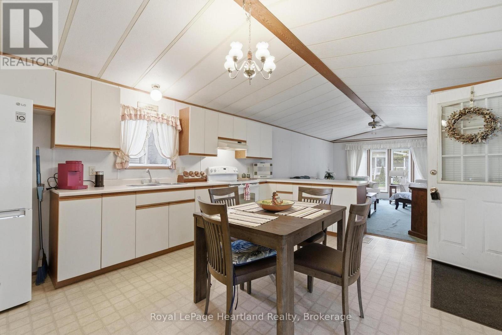 55 Cherokee Lane Property Photo 7