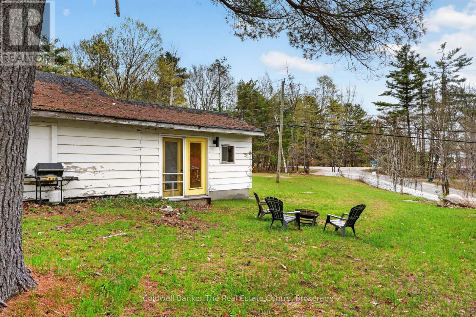 1657 Houseys Rapids Road Property Photo 3