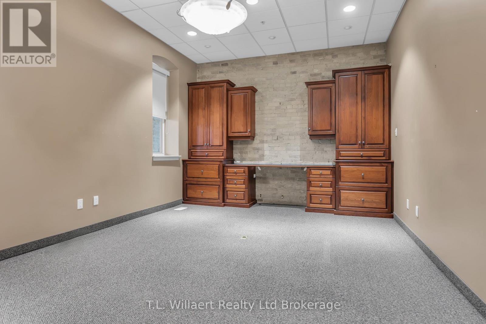 107 Broadway Street Property Photo 3