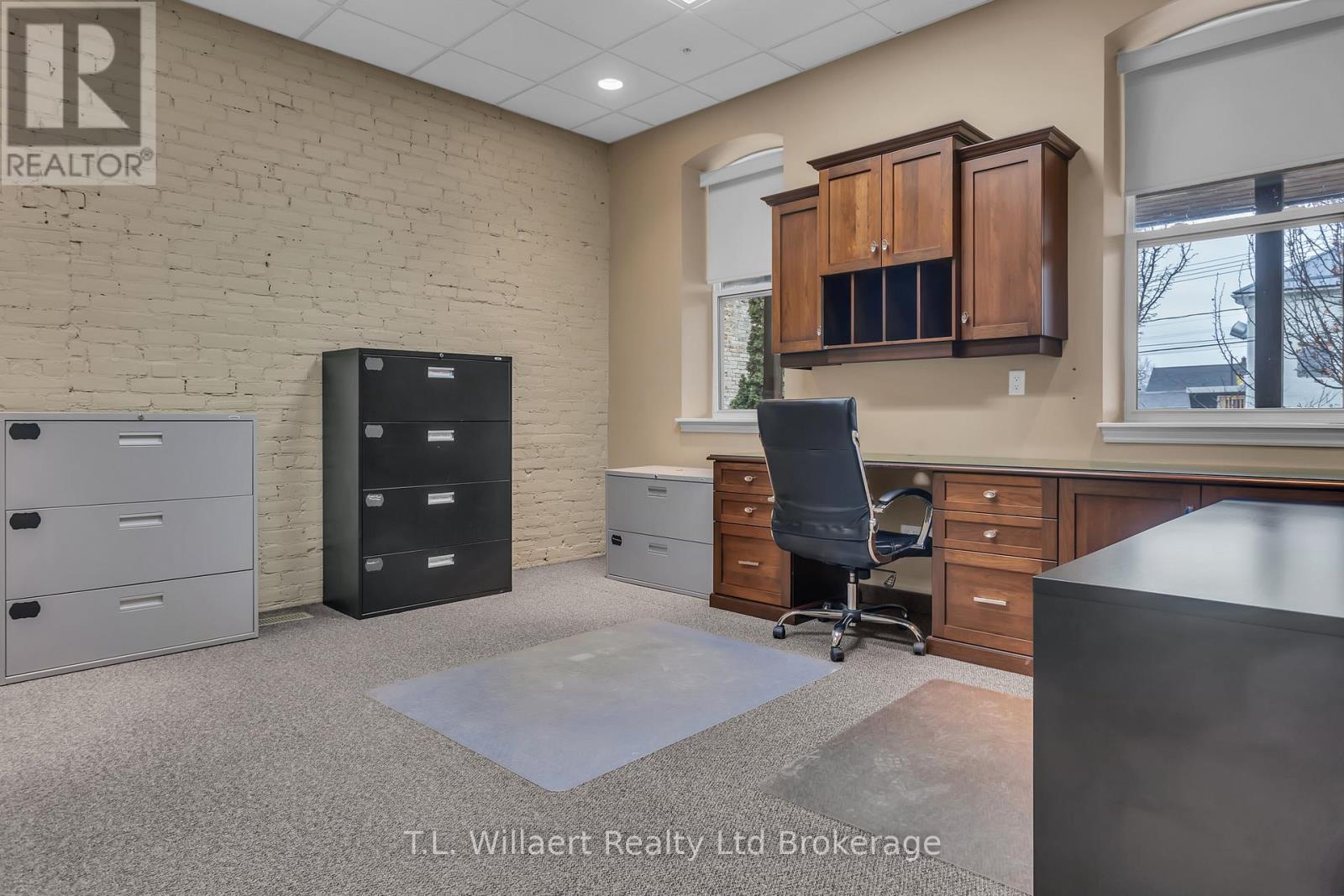 107 Broadway Street Property Photo 4