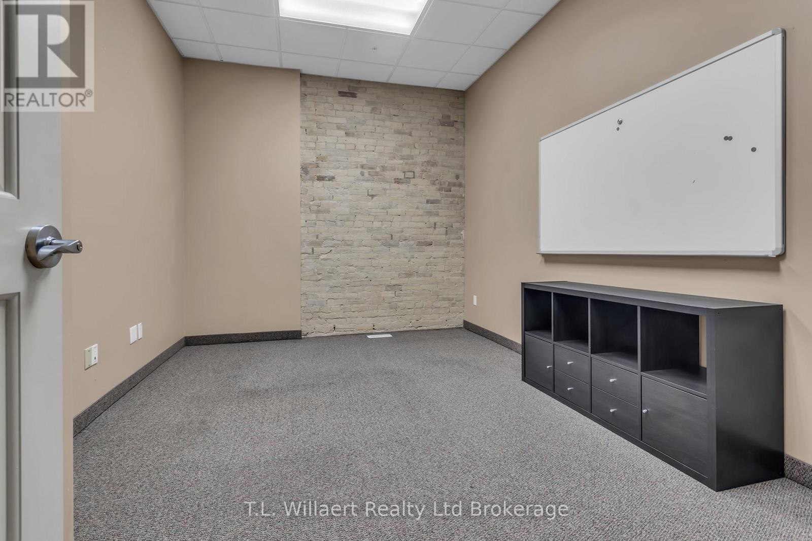 107 Broadway Street Property Photo 5