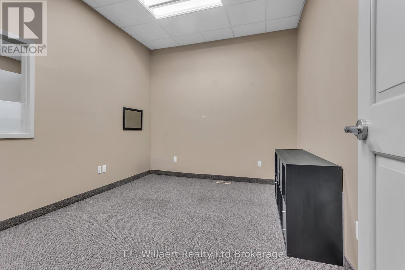 107 Broadway Street Property Photo 6