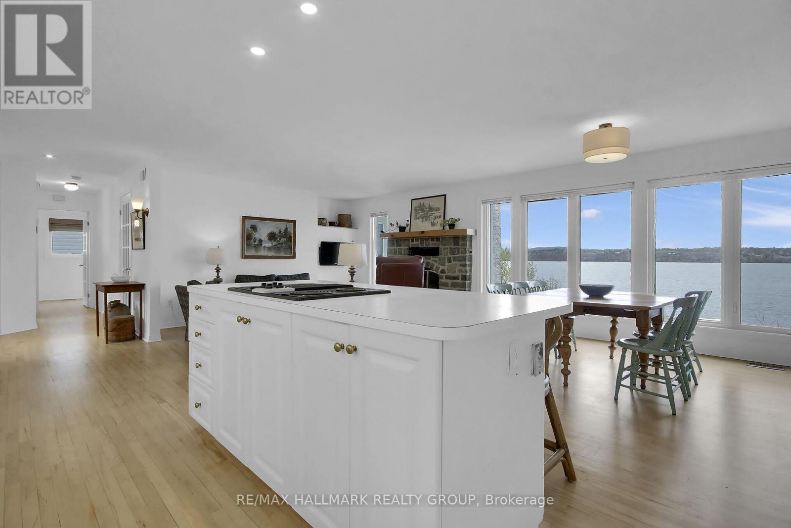 350 Berry Side Road Property Photo 11