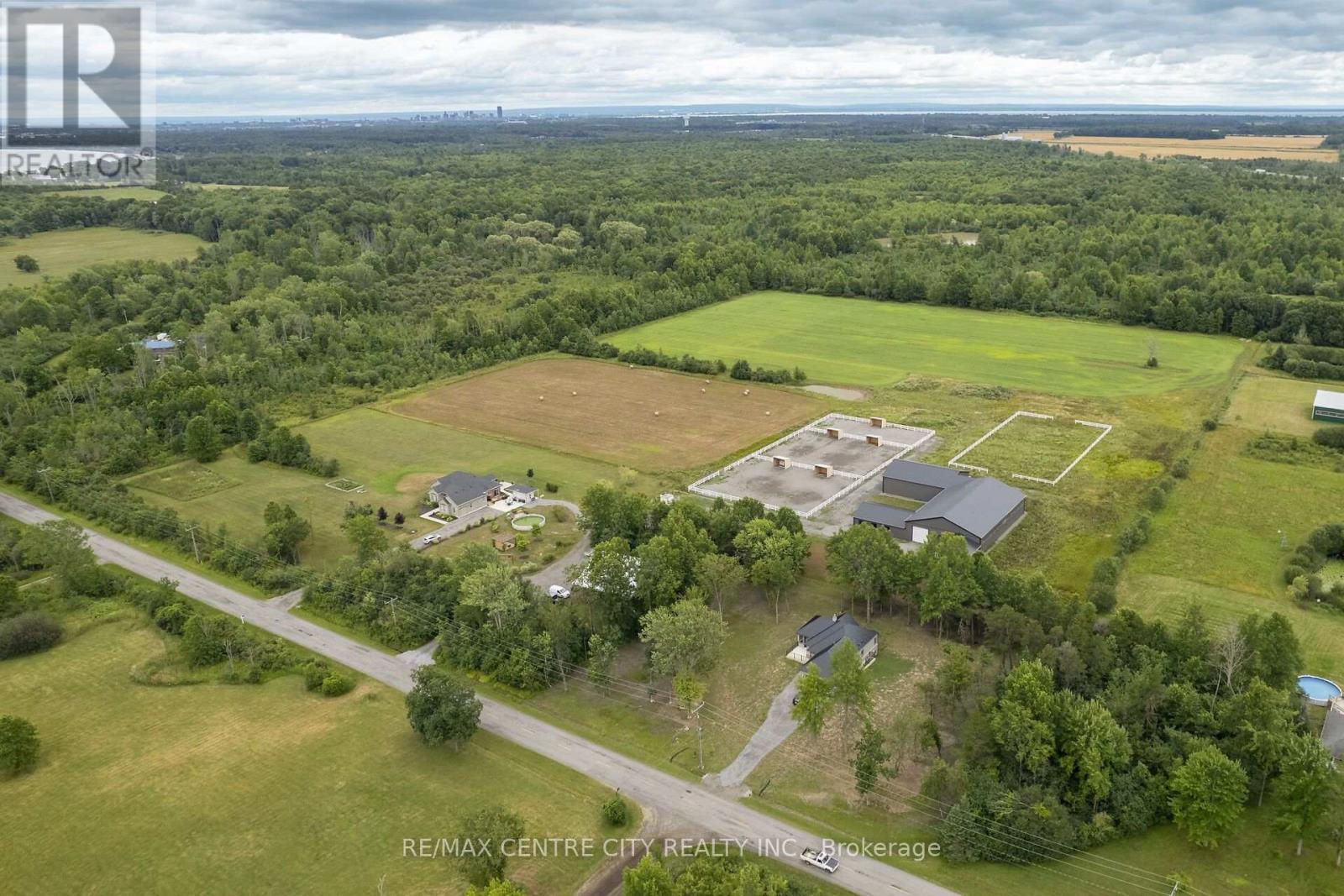 2301 Townline Road Property Photo 3
