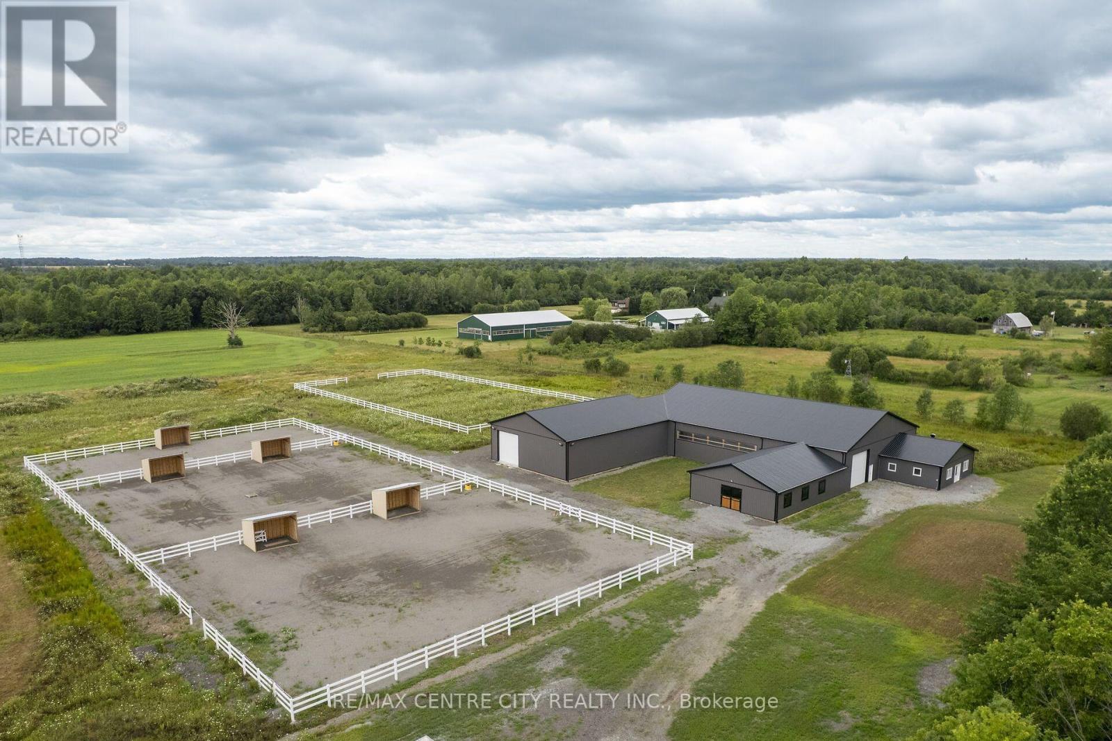 2301 Townline Road Property Photo 6