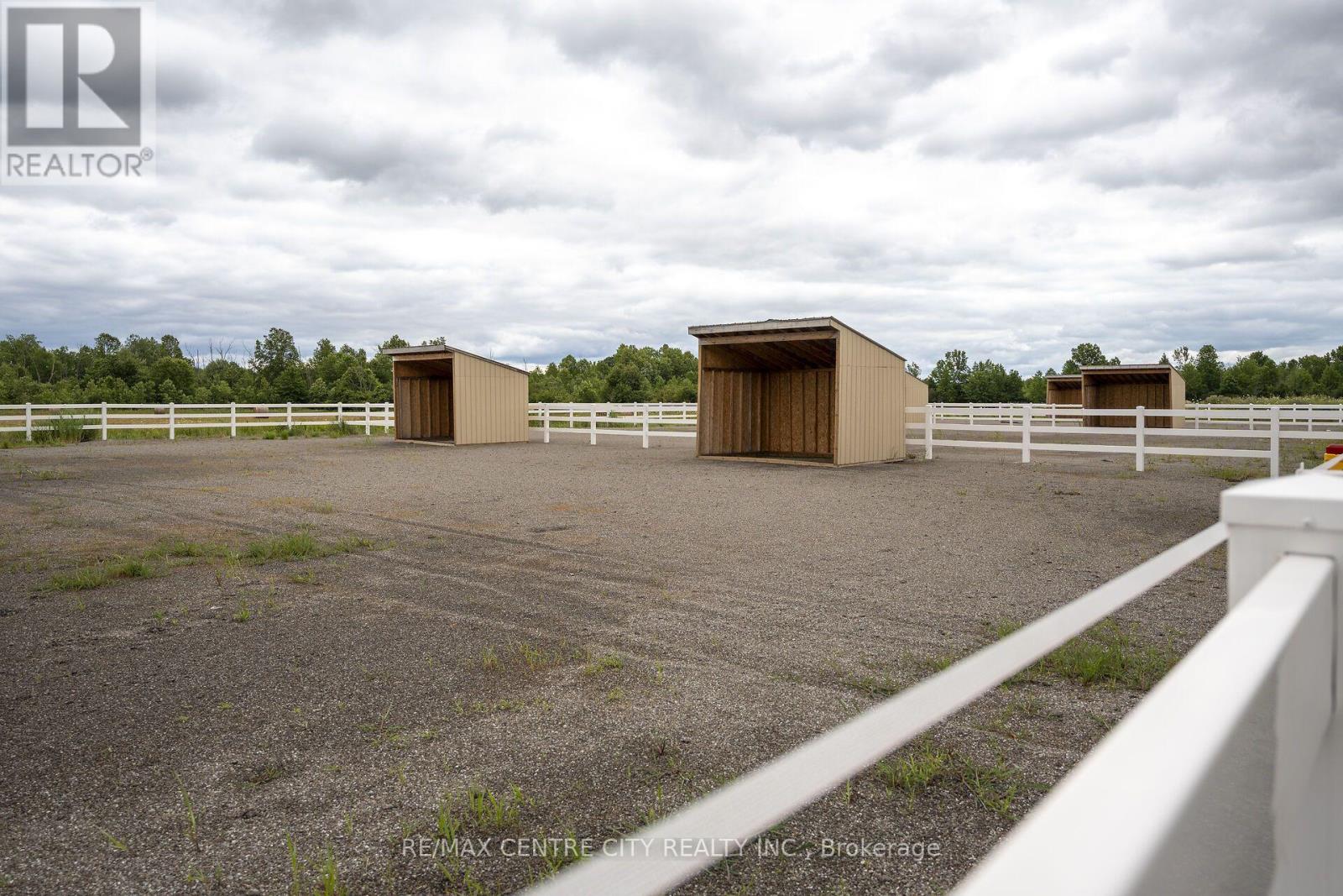 2301 Townline Road Property Photo 7
