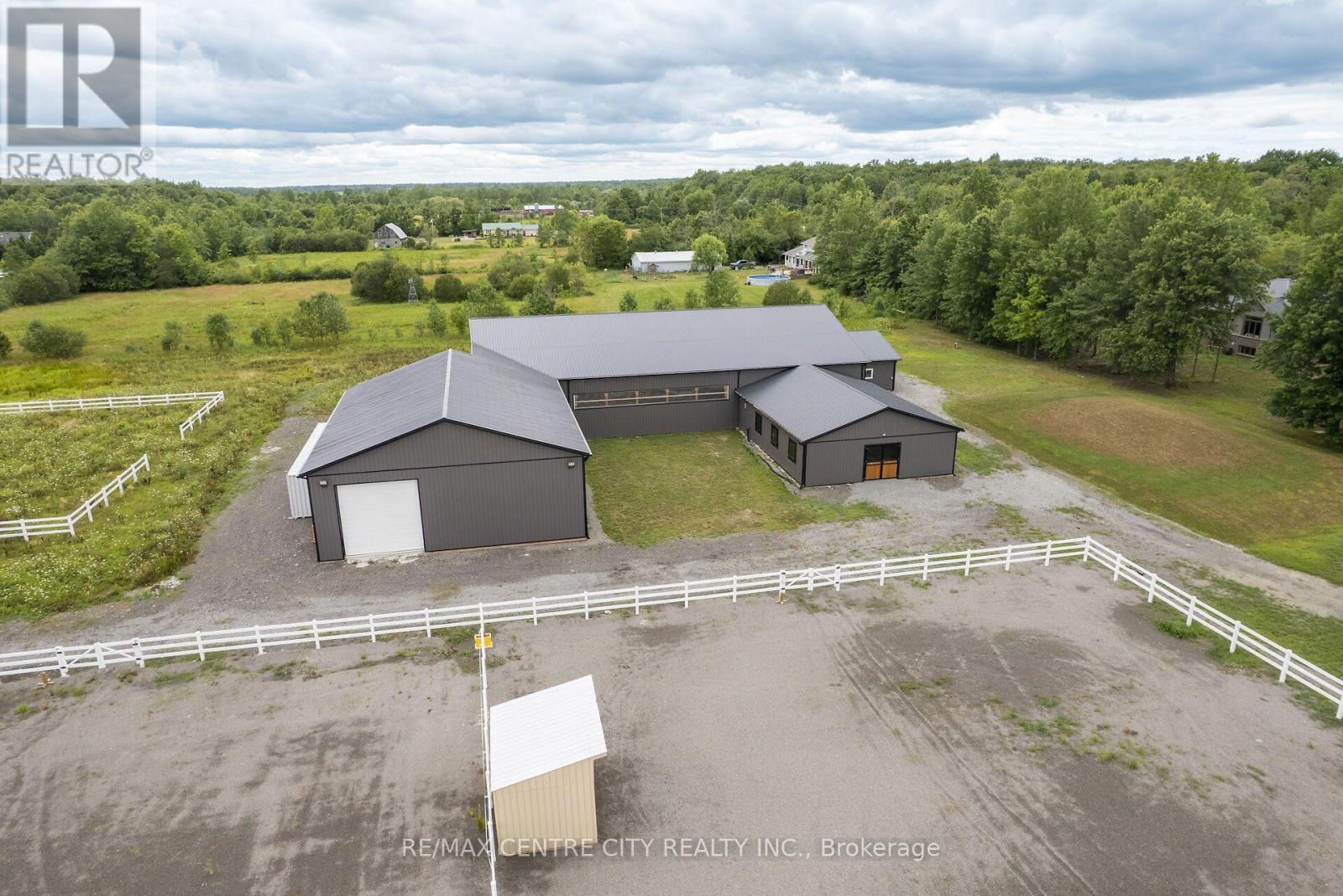 2301 Townline Road Property Photo 8