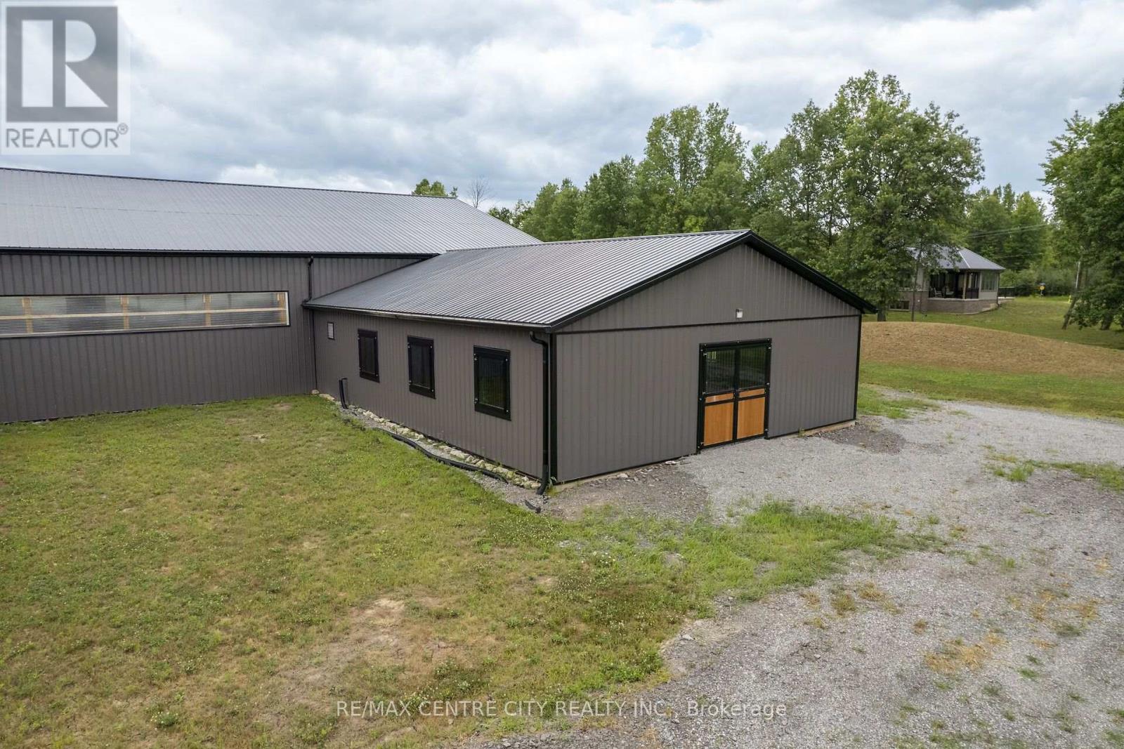 2301 Townline Road Property Photo 11