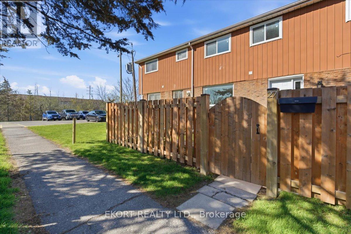 27 - 17 TRACEY PARK DRIVE Property Photo 1